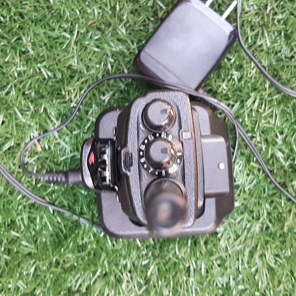 COPY - TEKK  X-700 UHF handheld portable radio - Picture 3 of 8